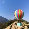 Accesorios Decorativos Coloridos para Globos Aerostáticos en la Zona Escénica