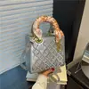 Bolso Bordado de Alta Gama 2026 Nuevo Modelo Casual Elegante Moda Lujo Ligero Bolso de Mujer Lady Dior Venta Directa de Fábrica