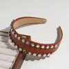 Diadema de Moda Europea y Americana con Personalidad de Remaches de Ala Ancha, Diadema de Cuero de PU Estilo Retro, Accesorio para el Cabello de Gama Alta para Mujeres