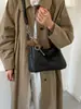 Tendência minimalista transfronteiriça outono 2026 nova moda bolsa de trabalho feminina casual personalizada bolsa de ombro transversal