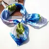 50 Bufandas de Seda para Mujer, Primavera, Verano y Otoño, Delgadas y de Moda, Versátiles y Elegantes, Adecuadas para Uso Profesional, Auxiliares de Vuelo, Bufandas Pequeñas para el Cuello, Pañuelos para la Cabeza