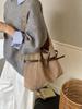 Bolso de Nicho de Gama Alta para Suegra Bolso Tote para Viajes Diarios Bolso de Hombro Cruzado Retro Bolso Grande Nuevo de Moda para Mujer Debajo del Brazo