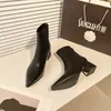 Botas ankle boots estilosas e da moda para mulheres, bico fino salto alto estilo Martin boots, novo estilo 2026, outono e inverno, botas nude, estilo de rua, salto grosso, emagrecedor