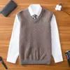 Chaleco de lana con cuello en V, tejido de otoño, color liso, camiseta básica casual para hombres de mediana edad, top sin mangas para hombres