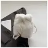 Bolsa Peludinha Tendência Ultra-Popular para Mulheres 2026 Nova Nicho Elegante Bolsa de Ombro Transversal Versátil Bolsa de Celular com Cordão