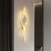 Lámpara de Pared Minimalista Moderna Nórdica de Rayas para Dormitorio Sala de Estar Rejilla Fondo de Sofá Lámpara Arte de Pared de Lujo Ligero