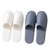 Pantuflas desechables antideslizantes para adultos de hotel, adecuadas para casas de huéspedes, posadas y salones de belleza, con un diseño engrosado para un uso cómodo en casa