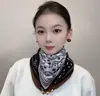 Bufanda Triangular Cálida 2026 Hebilla Bufanda de Cuello de Moda Bufanda Cuadrada Pequeña Otoño e Invierno Nueva Bufanda Magnética Bufanda de Cuello para Mujer Poliéster