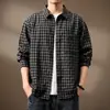 Versátiles camisas nuevas para hombre, populares camisas retro japonesas holgadas, chaquetas estilo americano, ropa casual a cuadros de moda