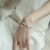 Pulseira de pérolas de água doce retrô elegante de camada dupla, joias de design feminino, pulseira para meninas, joias de cristal esmeralda
