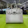 Bolso J de Platino con Hilo Encerado Cosido a Mano, Costura Exterior, Piel de Vacuno de Primera Capa con Patrón de Cocodrilo 20/25/30, Herrajes de Acero, Acabado al Aceite en Borde Cepillado