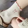 Calcetines con Lazo de Encaje para Mujer Otoño Bordados Calcetines de Mediados de Otoño Ins Tendencia Estilo Japonés Estilo Universitario Calcetines Apilados con Volantes de Madera