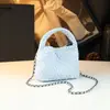 Mini Bolsa de Palha 2026 Novo Estilo Bolsa Pequena de Couro Genuíno Simples Casual Bolsa de Ombro Bolsa Transversal com Corrente para Mulheres Tendência