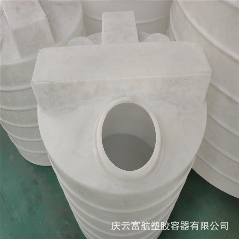 1吨加药箱.jpg