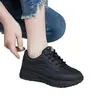 Tênis Esportivos Sapatos Casuais Femininos 2026 Novo Outono Sapatos para Mães de Meia-idade Superfície de Couro Solado Macio Sapatos Femininos Single Sapatos para Caminhada