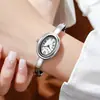 Pulsera de bañera de lujo reloj de mujer, forma ovalada nicho estudiantil popular transfronterizo reloj de pulsera de cuarzo de Xiaohongshu