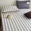 Juego de Tres Piezas de Alfombrilla Refrigerante de Seda de Hielo a Rayas Negras y Blancas Modelo Nuevo 2026 Lavable para Dormitorio Individual Suave Refrigerada por Aire Plegable
