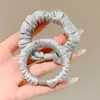 Modelo Nuevo 2025 Scrunchie de Satén Elegante Estilo Coreano para el Cabello para Mujeres, Accesorio de Moda Versátil