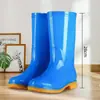 Botas de lluvia antideslizantes de caña alta para mujer, botas de goma impermeables para adultos para uso en exteriores en días lluviosos, zapatos de agua de caña media de verano