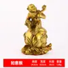 Estátua de Macaco Ruyi de Latão Apresentando Pêssego da Longevidade, Simbolizando Sorte e Longevidade, Ornamento Decorativo de Latão para Casa
