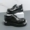 Sapatos Masculinos de Couro Estilo Britânico Botas de Trabalho Estilo Coreano Bico Largo Solado Grosso Sapatos Casuais Tendência Sapatos Formais de Couro para Negócios