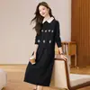 Vestido Chaleco de Punto de Solapa de Moda para Mujer, Nuevo Otoño e Invierno Moderno Juvenil Conjunto de Dos Piezas de Suéter