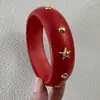 Joias Yongge Bracelete de Madeira Colorido com Rebites de Estrela de Cinco Pontas Estilo Punk Estrela de Madeira para Mulheres