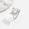 Pendientes de Clip de Circonita Brillante para Mujer, Oferta Especial por Tiempo Limitado, Adecuados para el Uso Diario, Elegantes Brazaletes para Oreja sin Perforar con un Ambiente Estrellado de Lujo Ligero