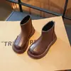 Botas para Niña 2026 Otoño/Invierno Nuevo Estilo Botas Martin para Niños con Felpa Botas de Cuero de Algodón Doble Estilo Coreano Niños Medianos y Mayores Botas Cortas de Princesa