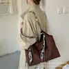 Bolso de hombro vintage de gamuza de gran capacidad 2026 para mujer, nuevo, de invierno, nicho, bolso tote para debajo del brazo