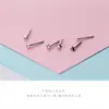 Aretes de Estrella de Plata S925 para Mujer Estilo Coreano Frescos y Lindos Triángulo con Abertura Mini Agujeros para las Orejas E7138
