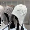 2025 Gorro Elástico Grande de Lana de Conejo de Alta Calidad para Mujer con Protección para las Orejas, de Punto, con Cordones, Estilo Retro Lei Feng