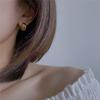 Aretes de Aguja de Plata S925 Estilo Frío Anillo de Tres Capas Aretes Versátiles de Alta Gama Sin Remoción Simples Exagerados