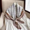 Bufanda Estilo Coreano Nueva Moda de Alta Calidad Estampada 90cm Bufanda Twill Letra Bufanda Cuadrada Grande Chal Protector Solar Pañuelo para la Cabeza Mujer