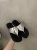 Sandalias planas tipo chancla únicas para mujer, nuevas sandalias romanas de moda de verano 2025, zapatos de playa