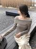 Elegante y Juvenil Suéter de Punto con Volantes Off-Shoulder para Mujer, Nuevo Diseño de Verano, Top Fino Versátil Único
