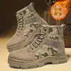Botas Masculinas 2025 Novas Sapatos Masculinos de Inverno Estilo Coreano Tendência Botas Masculinas de Veludo Versátil Cano Alto Sapatos Casuais de Couro