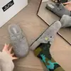 Sapatos Peludos Retro Fechados Slip-On para Mulheres, Adequados para Uso Externo, Novo Estilo Outono e Inverno 2025, Sapatos Preguiçosos de Lã de Cordeiro com Lã Adicional, Sapatos de Algodão Birkenstock