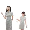 Tela de lentejuelas y perlas vestido de novia ropa de escenario tela de malla bordada con lentejuelas punto cabello liso