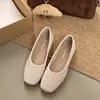 Sapatos casuais baixos, nova coleção primavera/outono 2026, sapatos Mary Jane femininos, couro trançado, sola macia, bico baixo, antiderrapante, sapatos de vovó