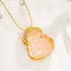 Colar de calcedônia rosa imitação para mulheres, pingente de Buda de cristal, design de nicho de luxo leve, sensação de alta qualidade, corrente para clavícula em prata de lei