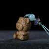 Palo de rosa Sándalo verde Tallado Dibujos animados Lindo Oso Fresa Cadena para teléfono móvil Llavero Decoración de mochila Colgante portátil Joyería