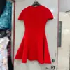 Vestido Slimming Niche Estilo Europeu e Americano Nanyou Design de Nicho Vestido Curto Modelador de Cintura
