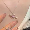 Collar Flecha a través del Corazón, Diseño de Nicho Femenino, Nuevo Estilo de Alta Gama