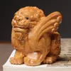Ciprés Dorado Sándalo Verde Sándalo Tallado Pixiu Volador Pieza de Mano Hogar Artesanías de Madera Adornos Venta al por Mayor