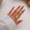 Anillo Abierto Asimétrico Entrelazado Transfronterizo Europeo y Americano con Perla de Imitación, Exagerado Estilo Ins, Metal con Pliegues en Forma de Hoja para Mujer