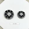 Outono e inverno novo estilo Chanel preto e branco flor botões de diamante casaco de tweed camisola malhas botões decorativos