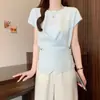 Camiseta de manga corta de color liso irregular para mujer, nuevo estilo verano 2025, top elegante que disimula el cuerpo con un diseño cruzado en la cintura