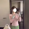 Camiseta feminina estilo coreano, look de duas peças, color block, gola alta, manga longa, design de outono, corte slim e valoriza a silhueta, perfeita como camada interna ou top básico