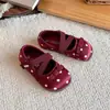 Zapatos de Cuero de Lunares para Niñas 2026 Primavera/Verano Nueva Moda Versátiles Zapatos Mary Jane para Niños